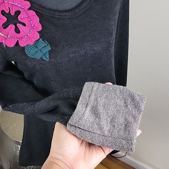 Look At Me Designs Flower Applique Wool Sweater Eco Friend Recycle Black size M - Picture 8 of 13